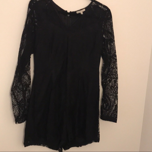 Lace Romper - Picture 4 of 4